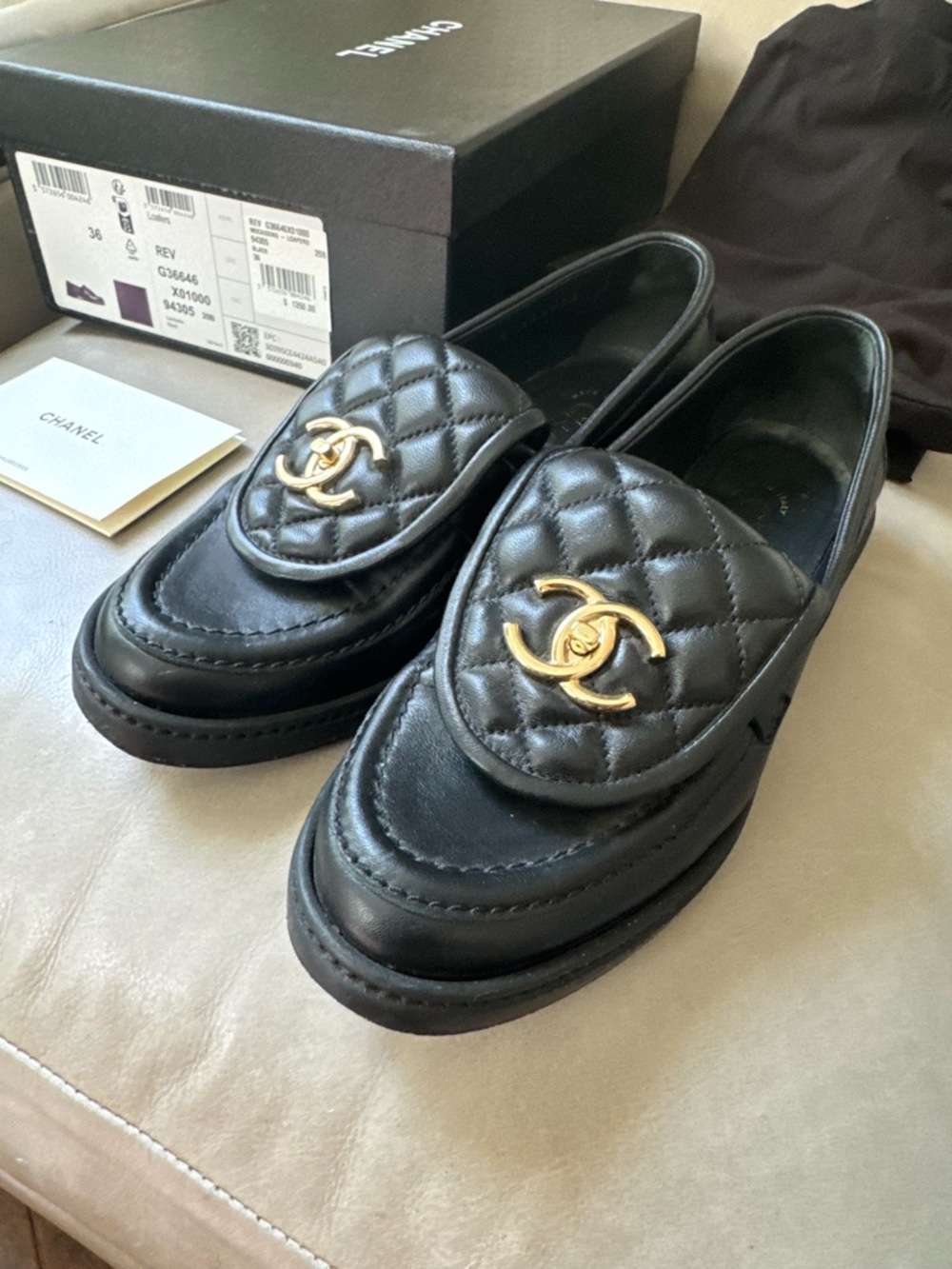 CHANEL Black Leather Loafers with Gold Interlocking/ Turnlock CC